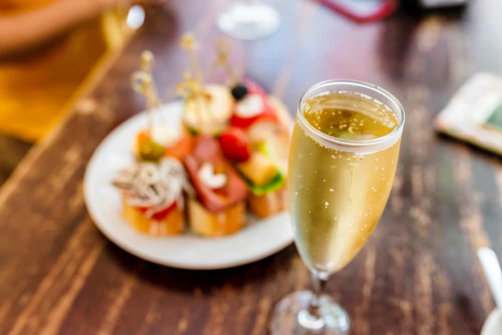 What Foods Pair Well With Cava