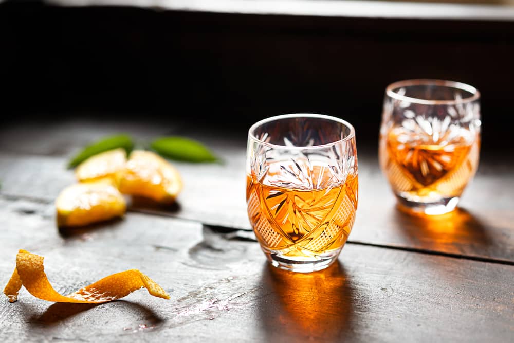 what-liquor-goes-with-sweet-tea-complete-guide-dinewithdrinks