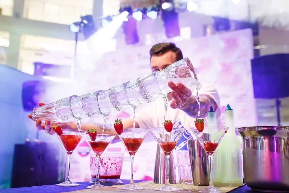 What Led To The Rise Of Flair Bartending?
