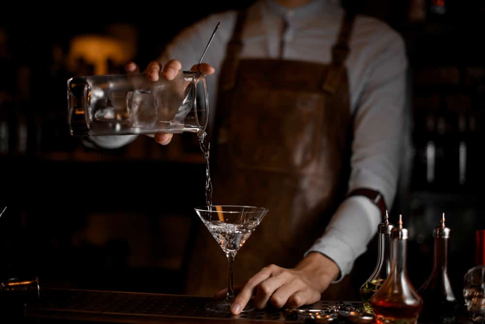 How To Make A Dirty Martini Without A Shaker