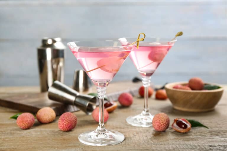 What Makes a Martini Dry? (Martini Dryness Guide) DineWithDrinks