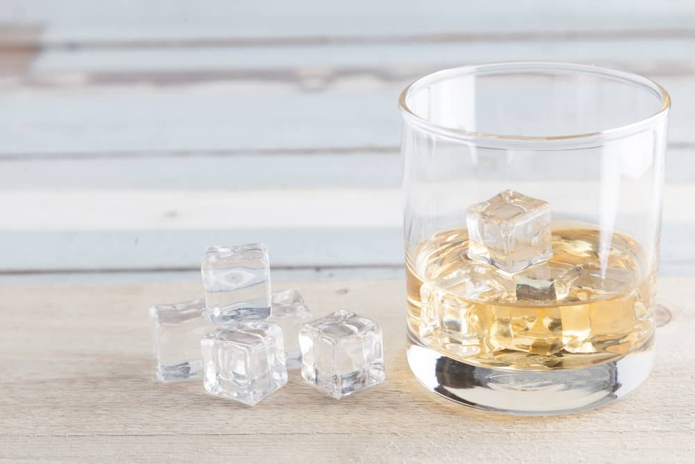 How to Make Crystal Clear Ice Cubes