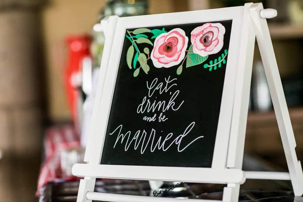 Is A Cash Bar At A Wedding A Good Idea?