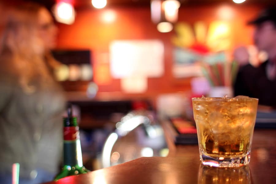 What To Order At A Dive Bar According To Bartenders DineWithDrinks