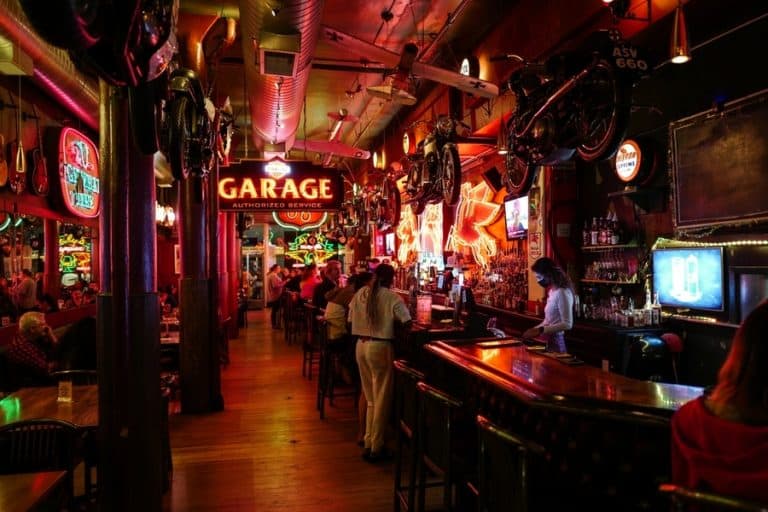 What To Order at a Dive Bar (According to Bartenders) DineWithDrinks