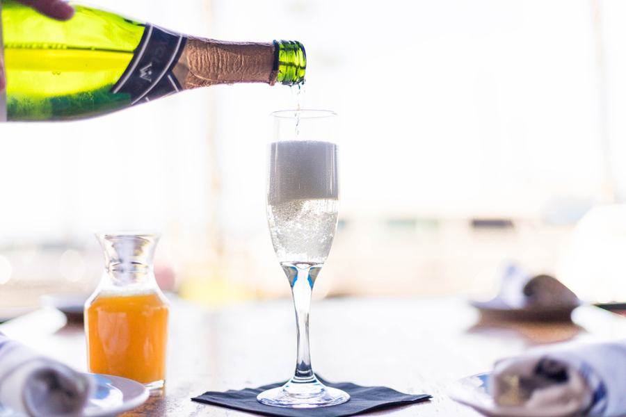 how-much-champagne-for-a-mimosa-bar-dinewithdrinks