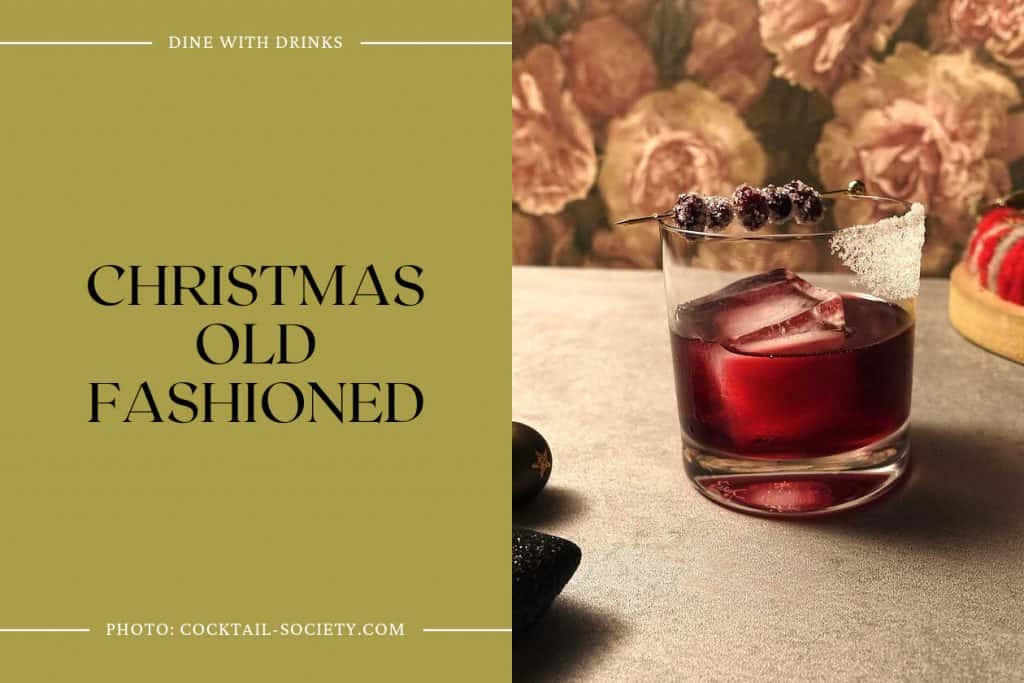 32 Classic Holiday Cocktails to Lift Your Spirits This Season