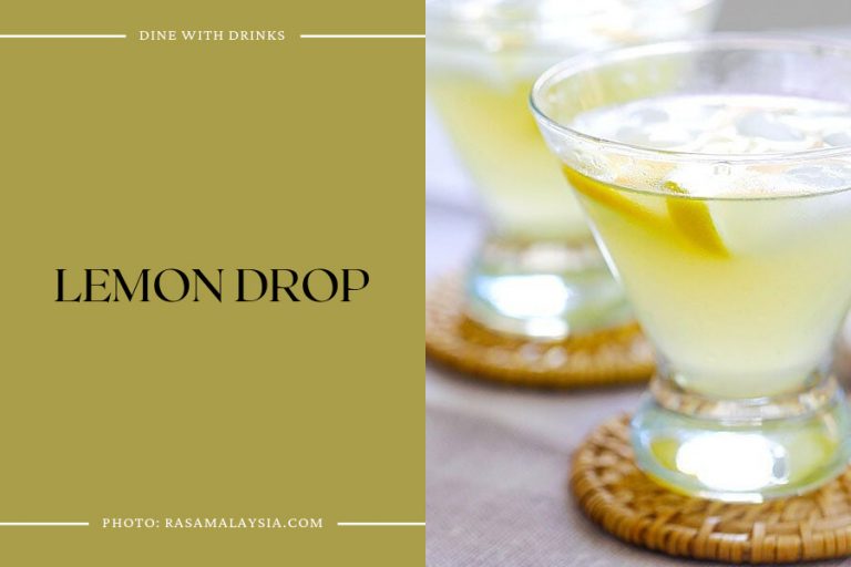27 Triple Sec and Vodka Cocktails to Shake Up Your Nightlife