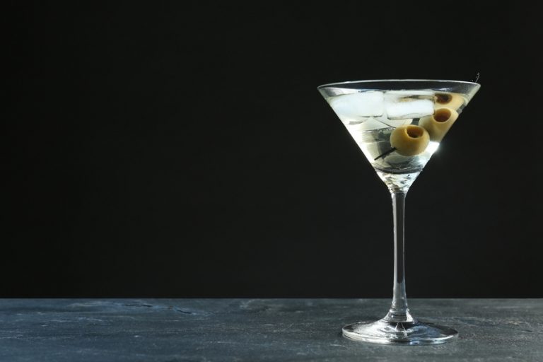 How To Hold a Martini Glass A StepbyStep Guide DineWithDrinks