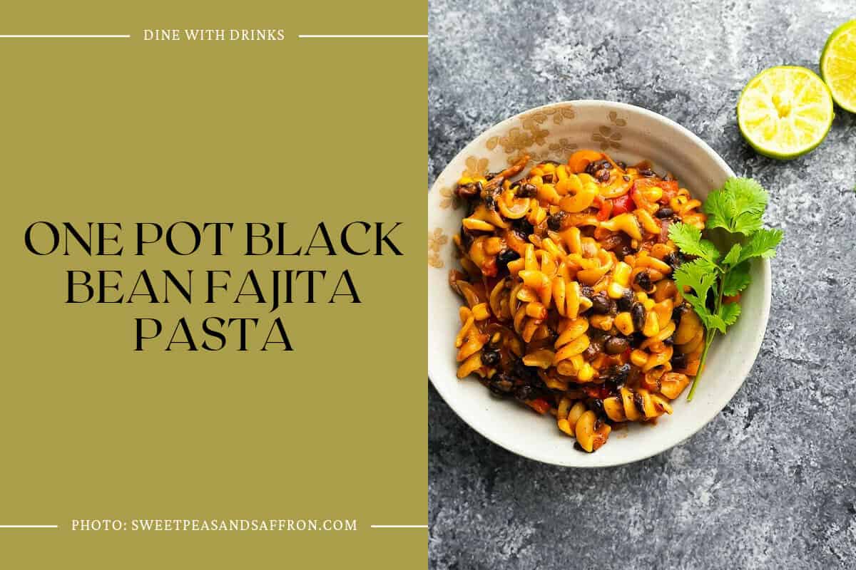 One Pot Black Bean Fajita Pasta