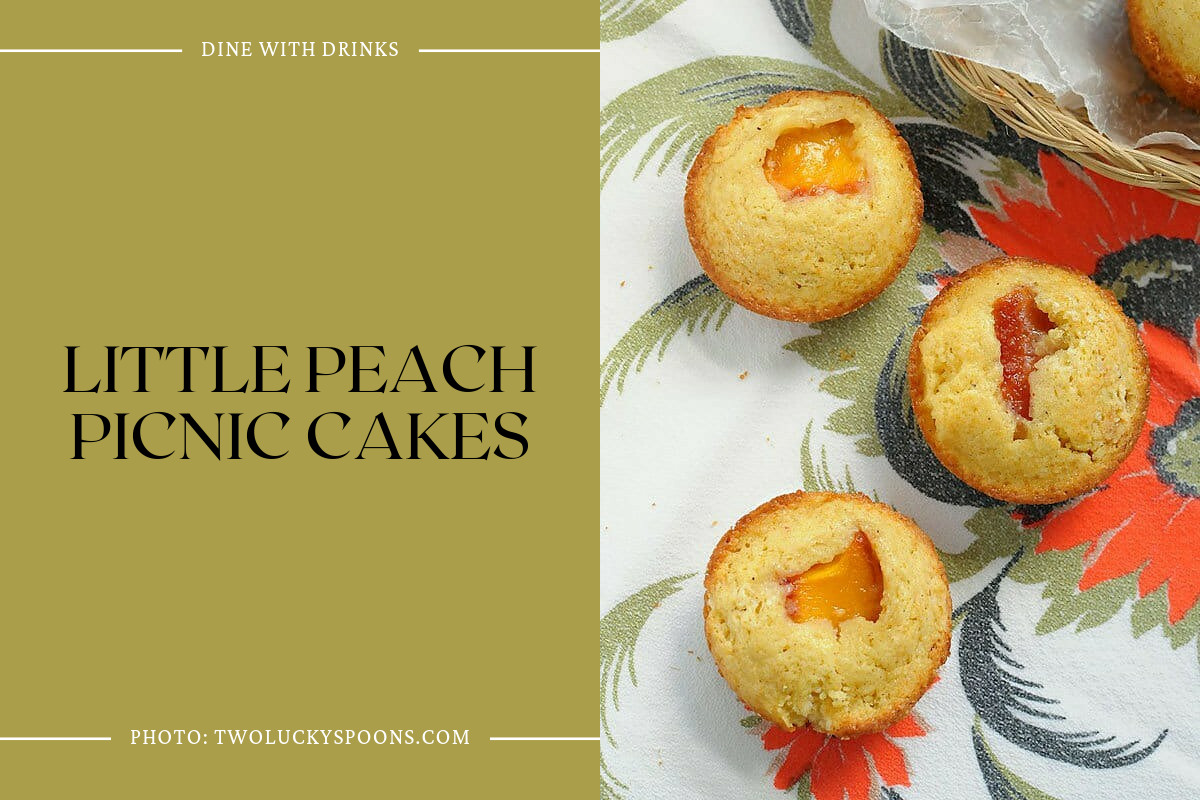 Little Peach Picnic Cakes
