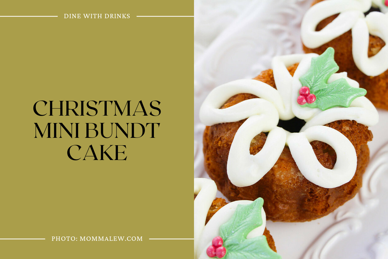 Christmas Mini Bundt Cake