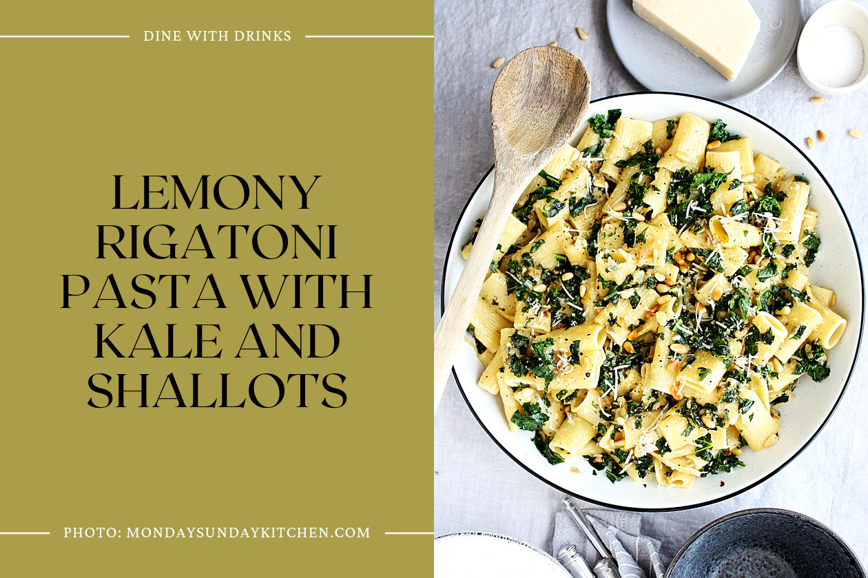 Lemony Rigatoni Pasta With Kale And Shallots